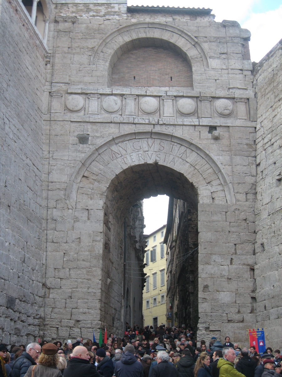 L’Arco etrusco, una bianca bellezza