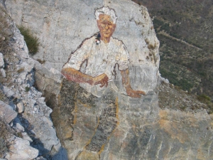 Pittura acrobatica tra le rocce del savonese: un “museo verticale” a cielo aperto