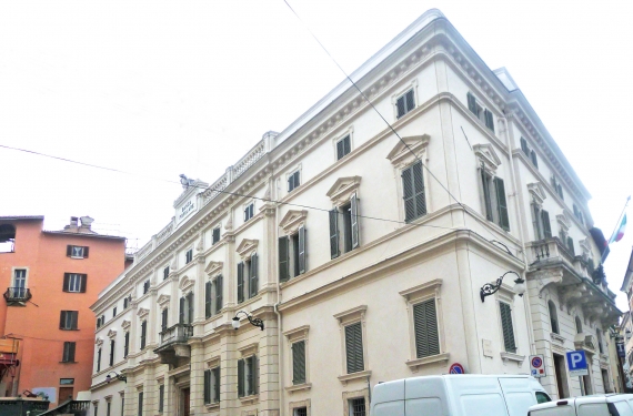 Sobria eleganza in Palazzo Pianciani a Spoleto