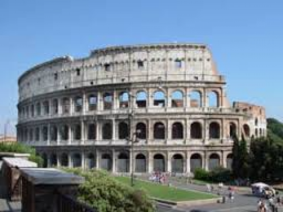 Il Colosseo verso un teatro all’aperto